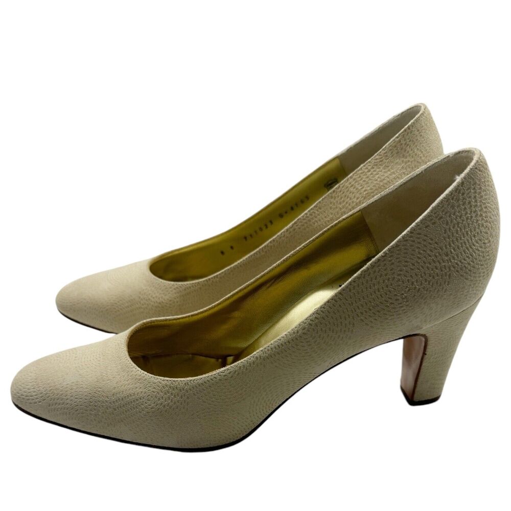 Bruno Magli Neiman Marcus Textured Leather Ivory Pumps Women’s Size 8 B Heels